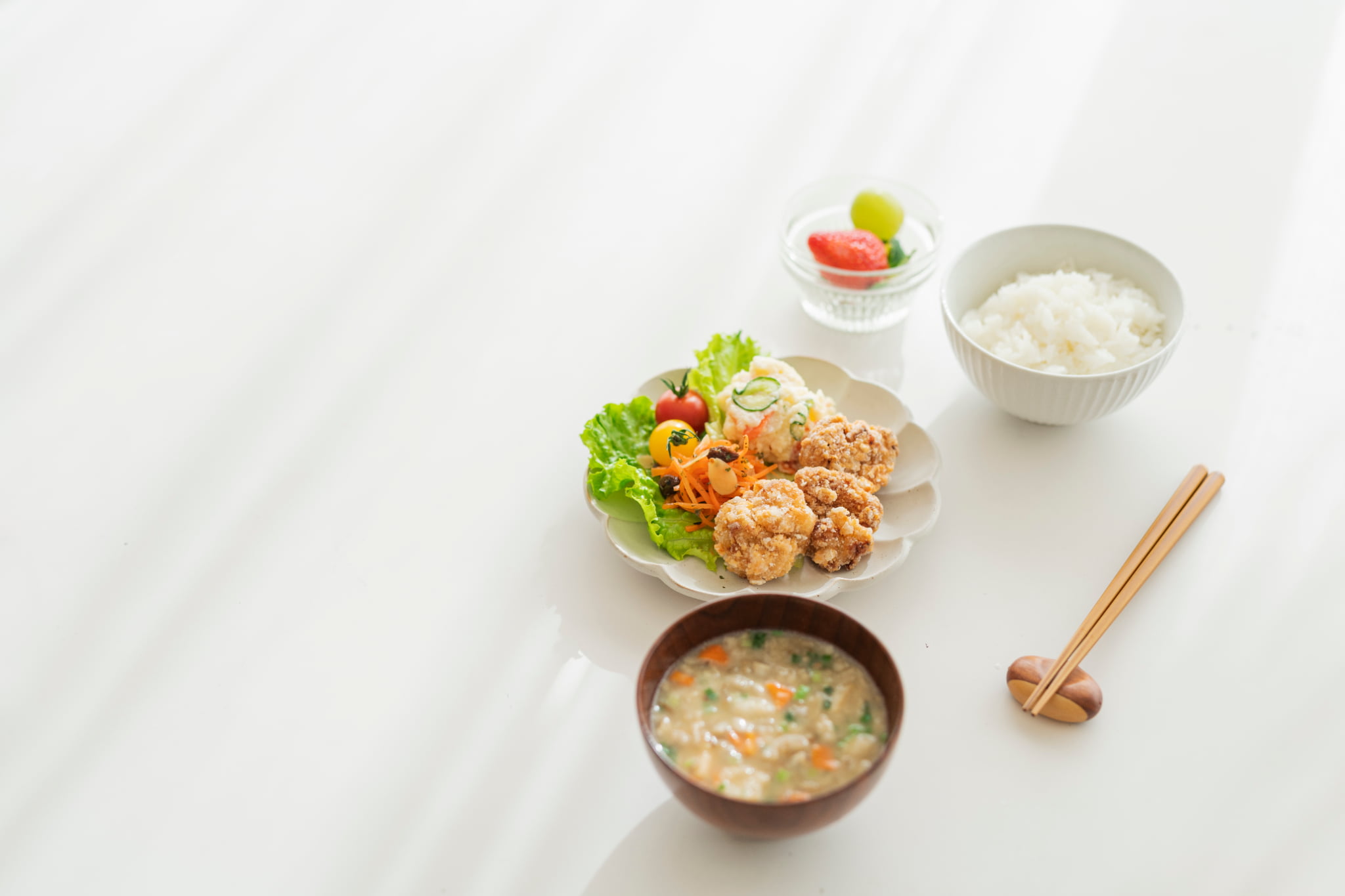 バランスの良い食事を摂る様子